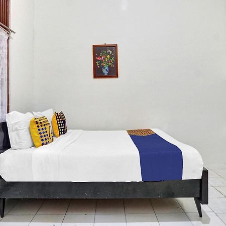 Oyo Life 90539 Taman Borobudur Guest House Syariah Blimbing  Buitenkant foto