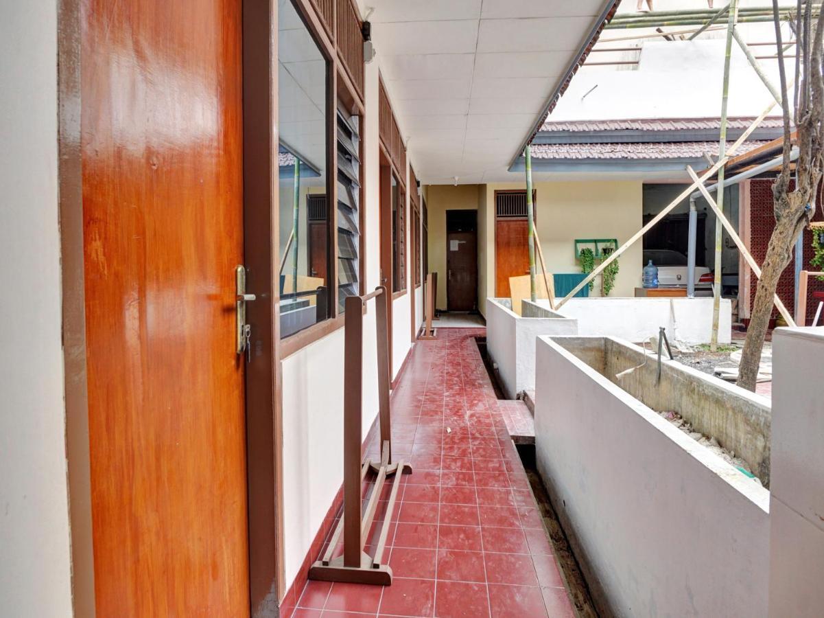 Oyo Life 90539 Taman Borobudur Guest House Syariah Blimbing  Buitenkant foto