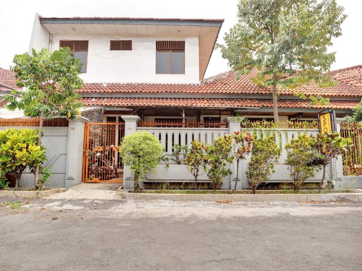 Oyo Life 90539 Taman Borobudur Guest House Syariah Blimbing  Buitenkant foto