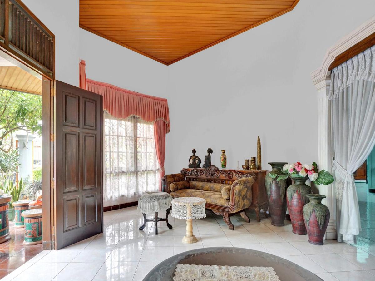 Oyo Life 90539 Taman Borobudur Guest House Syariah Blimbing  Buitenkant foto