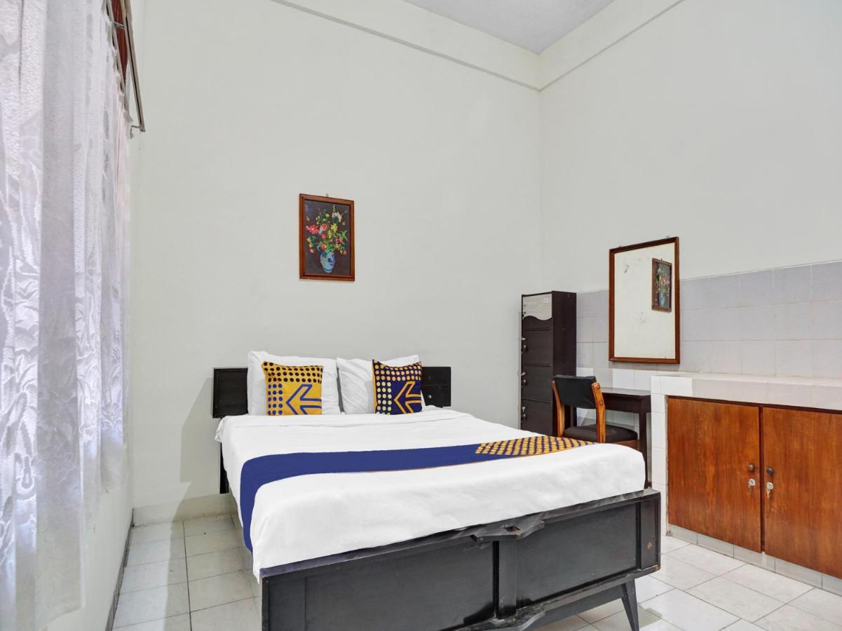 Oyo Life 90539 Taman Borobudur Guest House Syariah Blimbing  Buitenkant foto