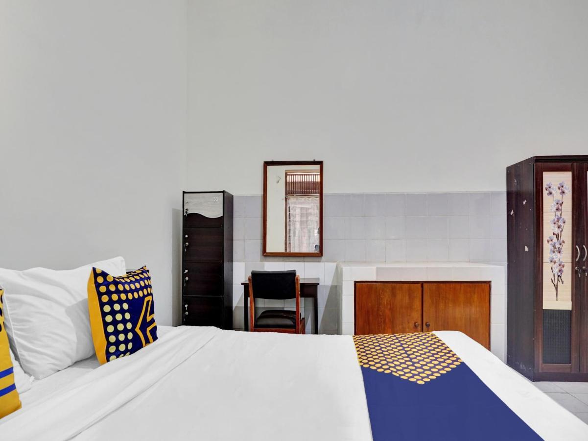 Oyo Life 90539 Taman Borobudur Guest House Syariah Blimbing  Buitenkant foto