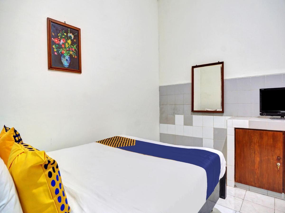 Oyo Life 90539 Taman Borobudur Guest House Syariah Blimbing  Buitenkant foto